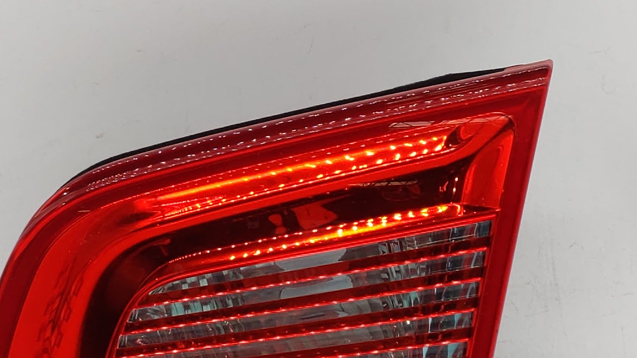 2007-2011 Volkswagen Eos Tail Light Assembly Passenger Right OEM P/N:1Q0945094 Fits Fits 2007 2008 2009 2010 2011 OEM Used A