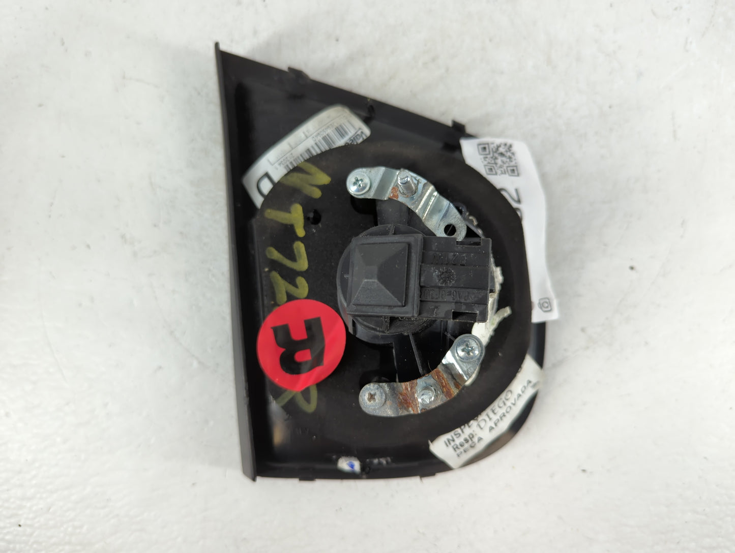 2010-2011 Volkswagen Golf Tail Light Assembly Passenger Right OEM P/N:212034 1 Fits Fits 2010 2011 OEM Used Auto Parts - Oem