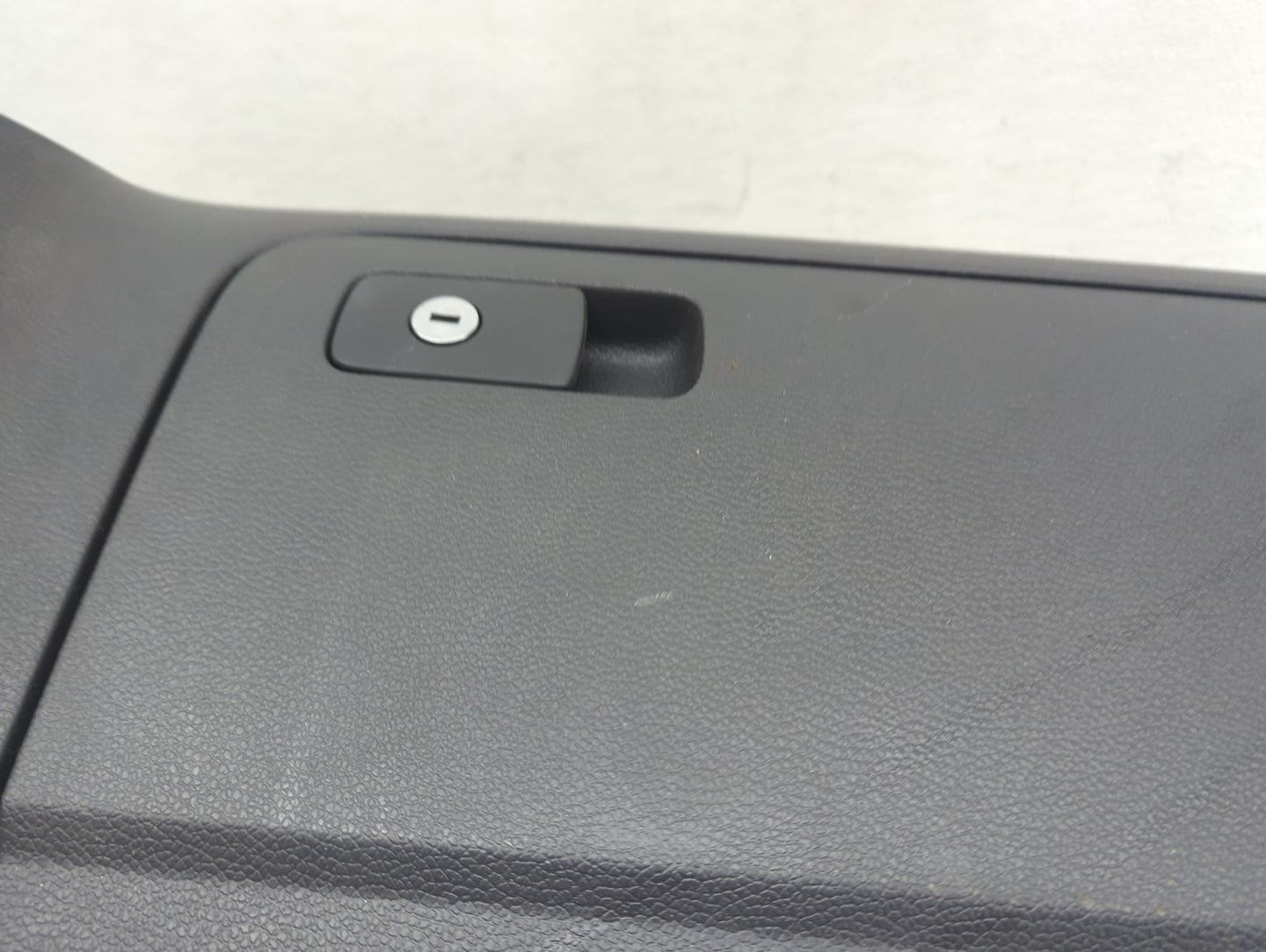 2008 Volkswagen Golf Gti Passenger Glove Box Door Storage Compartment - Oemusedautoparts1.com