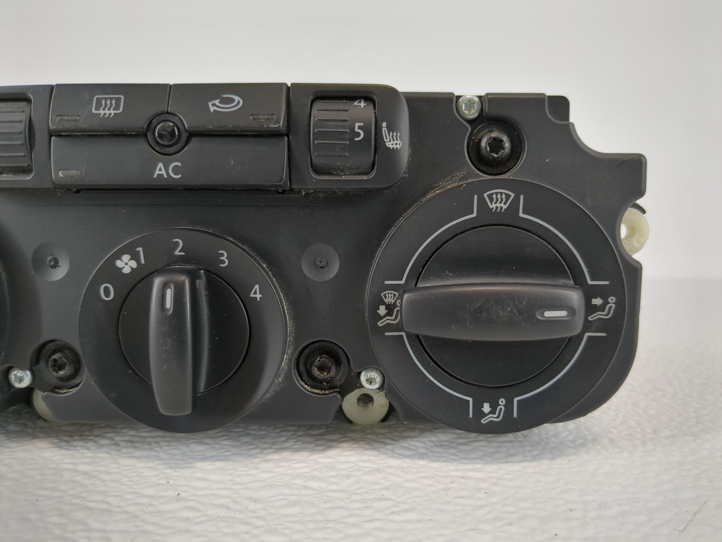 2005-2008 Volkswagen Jetta Climate Control Module Temperature AC/Heater Replacement Fits Fits 2005 2006 2007 2008 OEM Used A