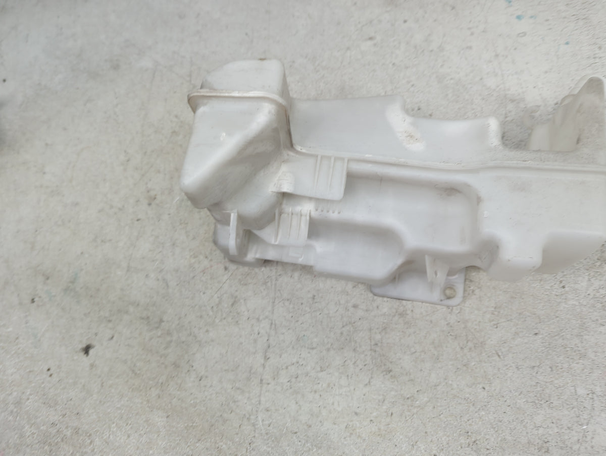 2006-2010 Volkswagen Passat Windshield Washer Fluid Reservoir Bottle Oem - Oemusedautoparts1.com