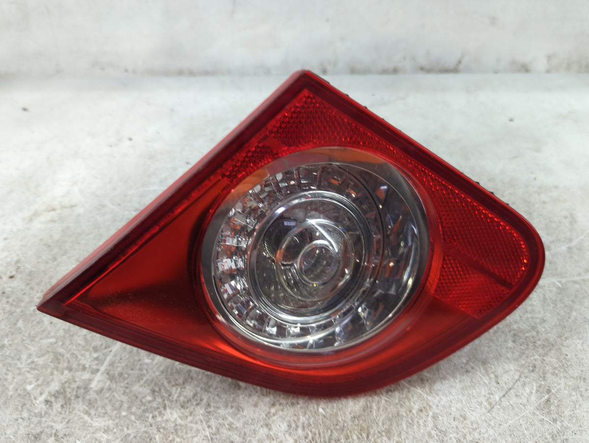 2006 Volkswagen Passat Passenger Right Side Deck Lid Mounted Tail Light 1513267 - Oemusedautoparts1.com