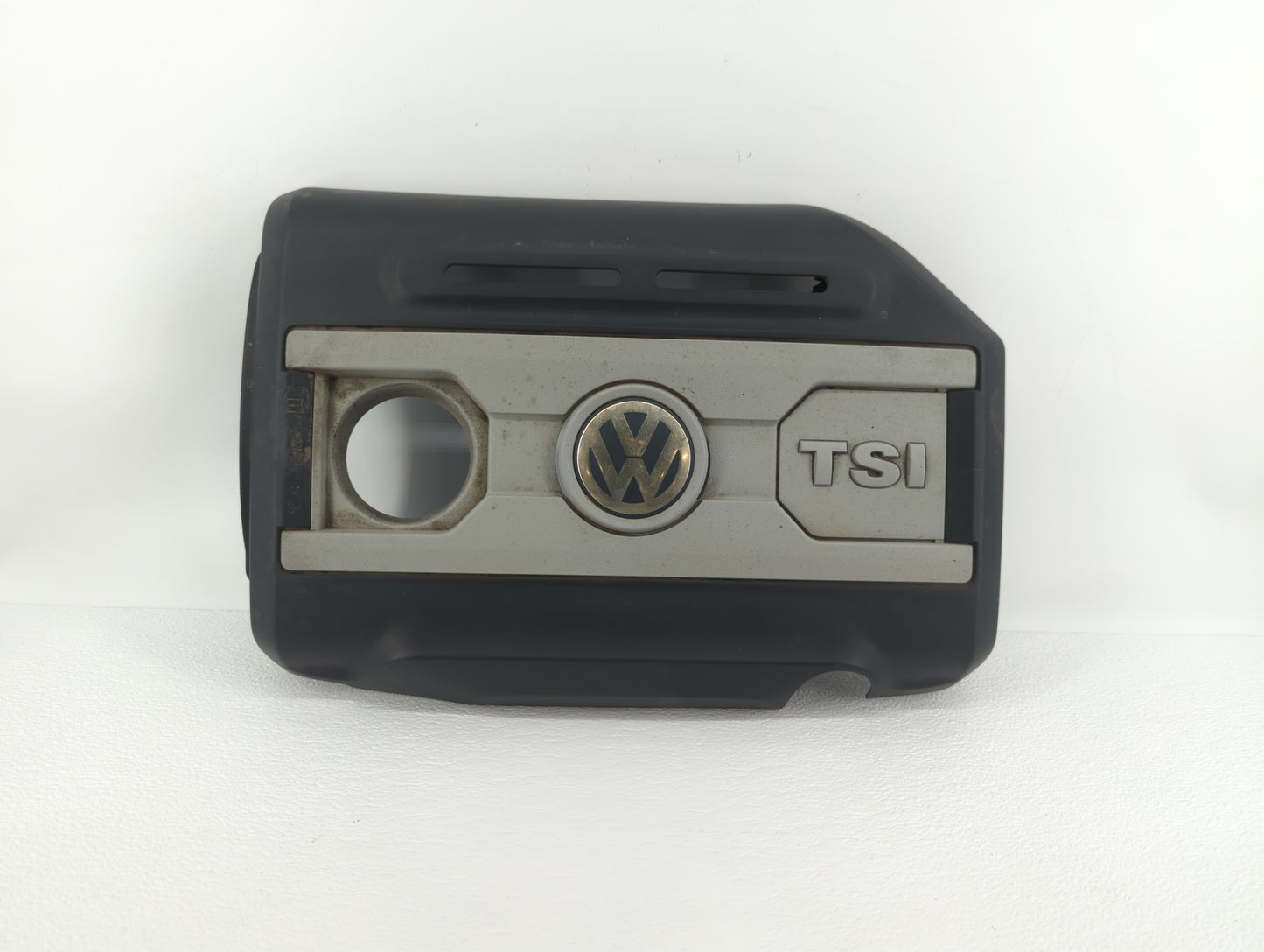 2008 Volkswagen Passat Engine Cover - Oemusedautoparts1.com