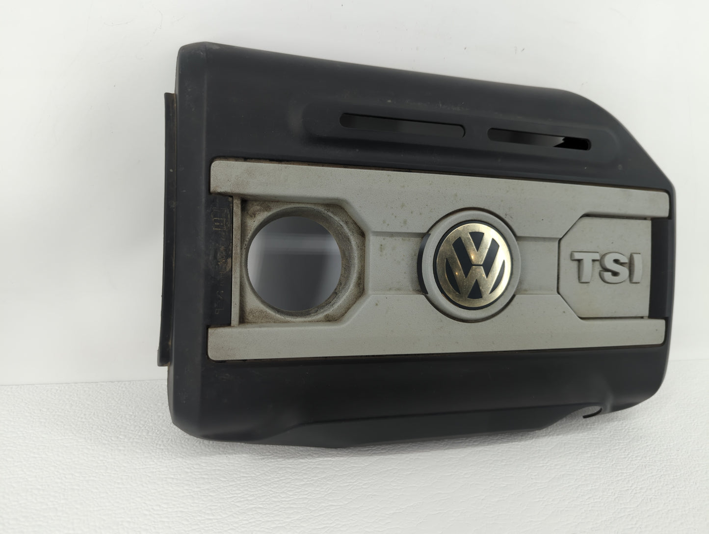 2008 Volkswagen Passat Engine Cover - Oemusedautoparts1.com