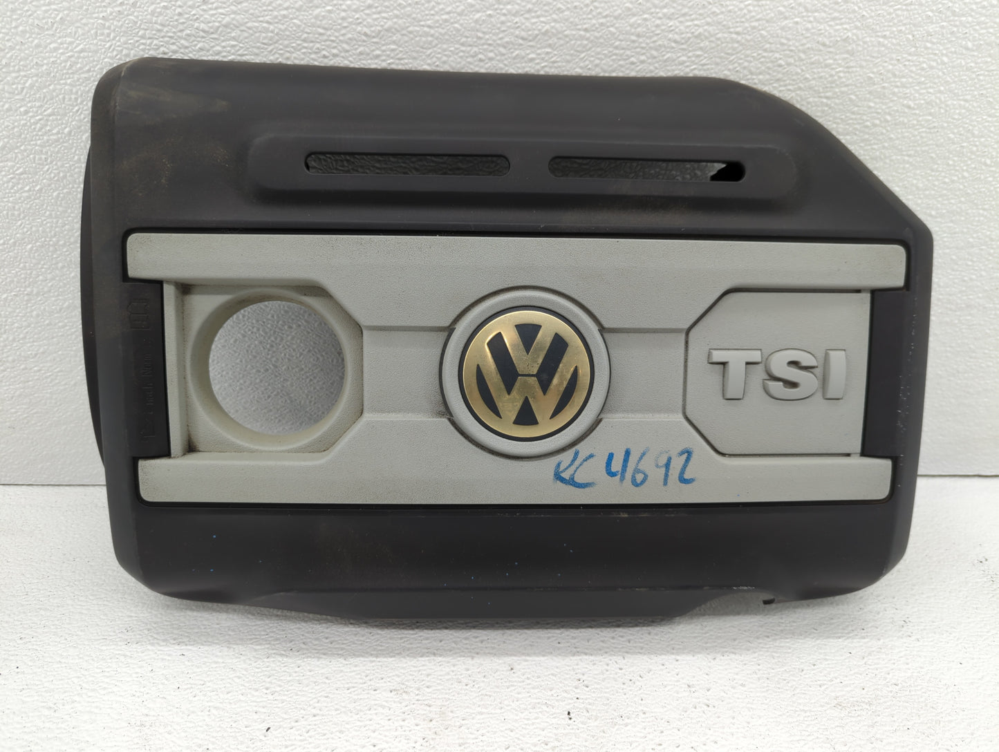 2008 Volkswagen Passat Engine Cover - Oemusedautoparts1.com