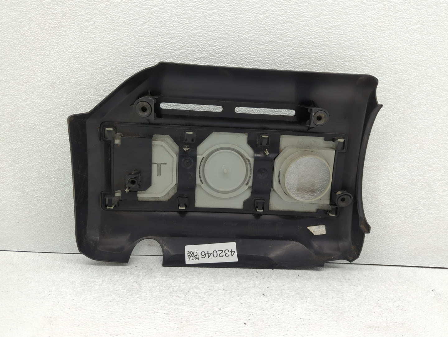 2008 Volkswagen Passat Engine Cover - Oemusedautoparts1.com