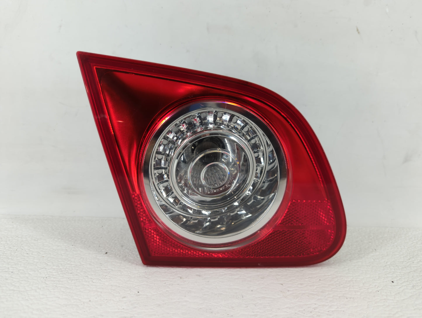 2006-2010 Volkswagen Passat Tail Light Assembly Driver Left OEM P/N:ZSB 3C5 945 093 F ZSB 3C5 945 093 D Fits OEM Used Auto P