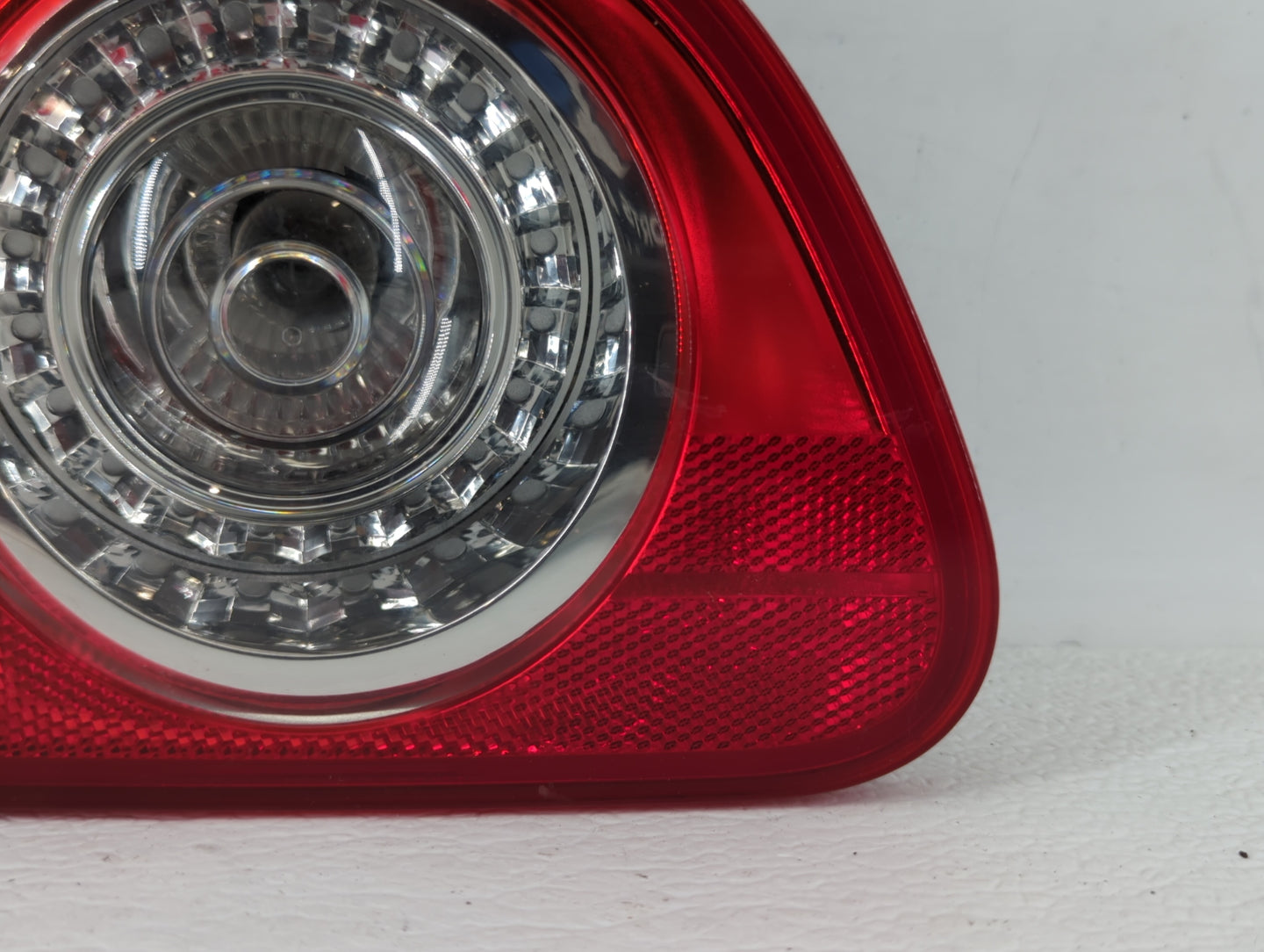 2006-2010 Volkswagen Passat Tail Light Assembly Driver Left OEM P/N:ZSB 3C5 945 093 F ZSB 3C5 945 093 D Fits OEM Used Auto P