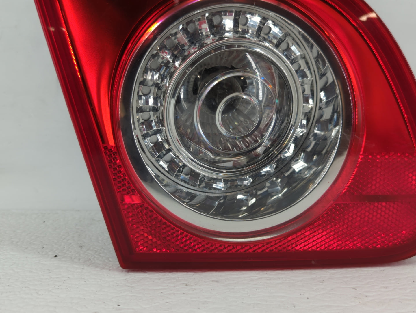 2006-2010 Volkswagen Passat Tail Light Assembly Driver Left OEM P/N:ZSB 3C5 945 093 F ZSB 3C5 945 093 D Fits OEM Used Auto P