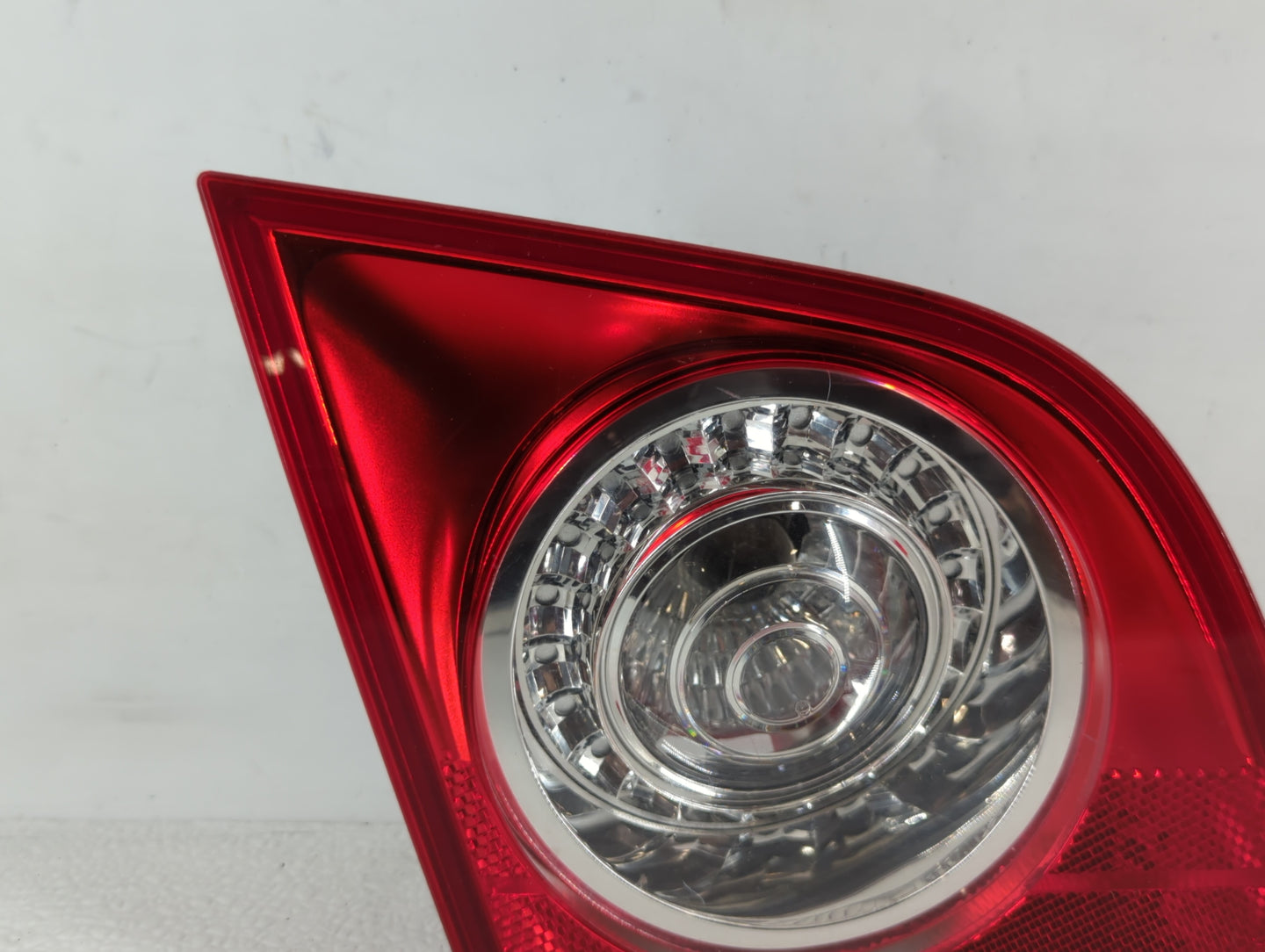 2006-2010 Volkswagen Passat Tail Light Assembly Driver Left OEM P/N:ZSB 3C5 945 093 F ZSB 3C5 945 093 D Fits OEM Used Auto P
