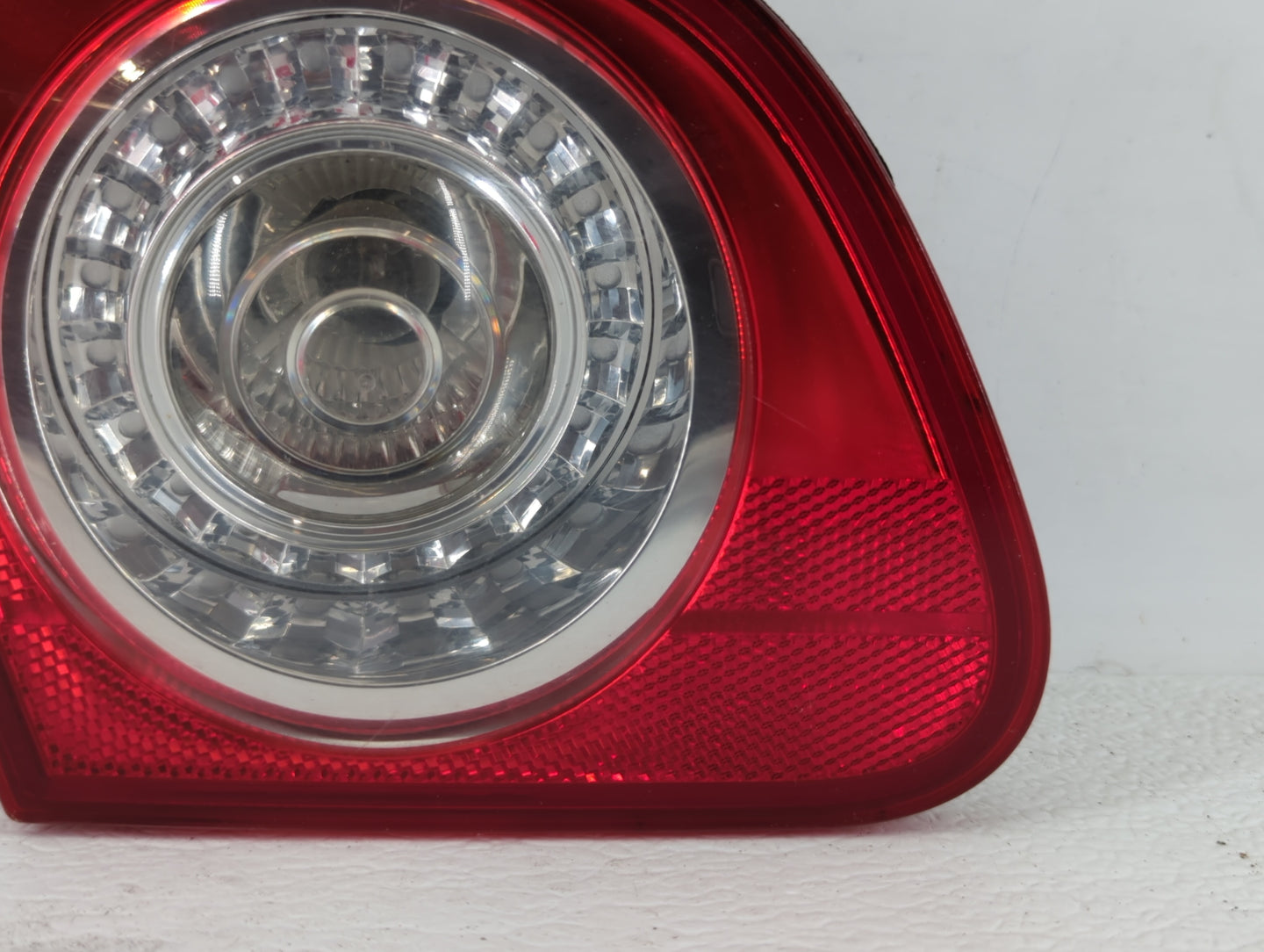 2006-2010 Volkswagen Passat Tail Light Assembly Driver Left OEM P/N:ZSB 3C5 945 093 F ZSB 3C5 945 093 D Fits OEM Used Auto P