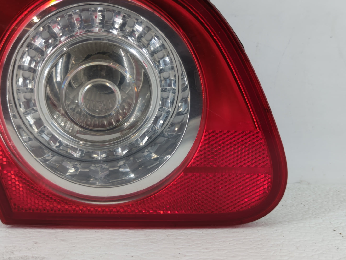 2006-2010 Volkswagen Passat Tail Light Assembly Driver Left OEM P/N:ZSB 3C5 945 093 F ZSB 3C5 945 093 D Fits OEM Used Auto P