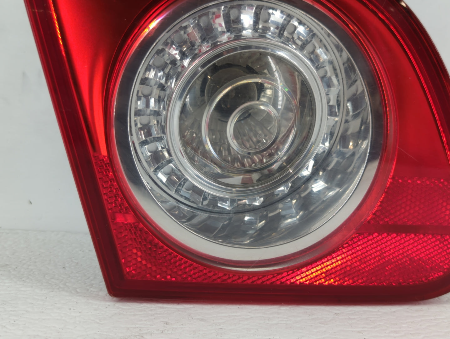 2006-2010 Volkswagen Passat Tail Light Assembly Driver Left OEM P/N:ZSB 3C5 945 093 F ZSB 3C5 945 093 D Fits OEM Used Auto P