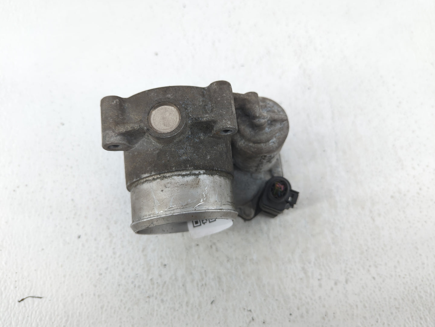 2006-2010 Volkswagen Passat Throttle Body P/N:06F 133 062 G Fits OEM Used Auto Parts - Oemusedautoparts1.com