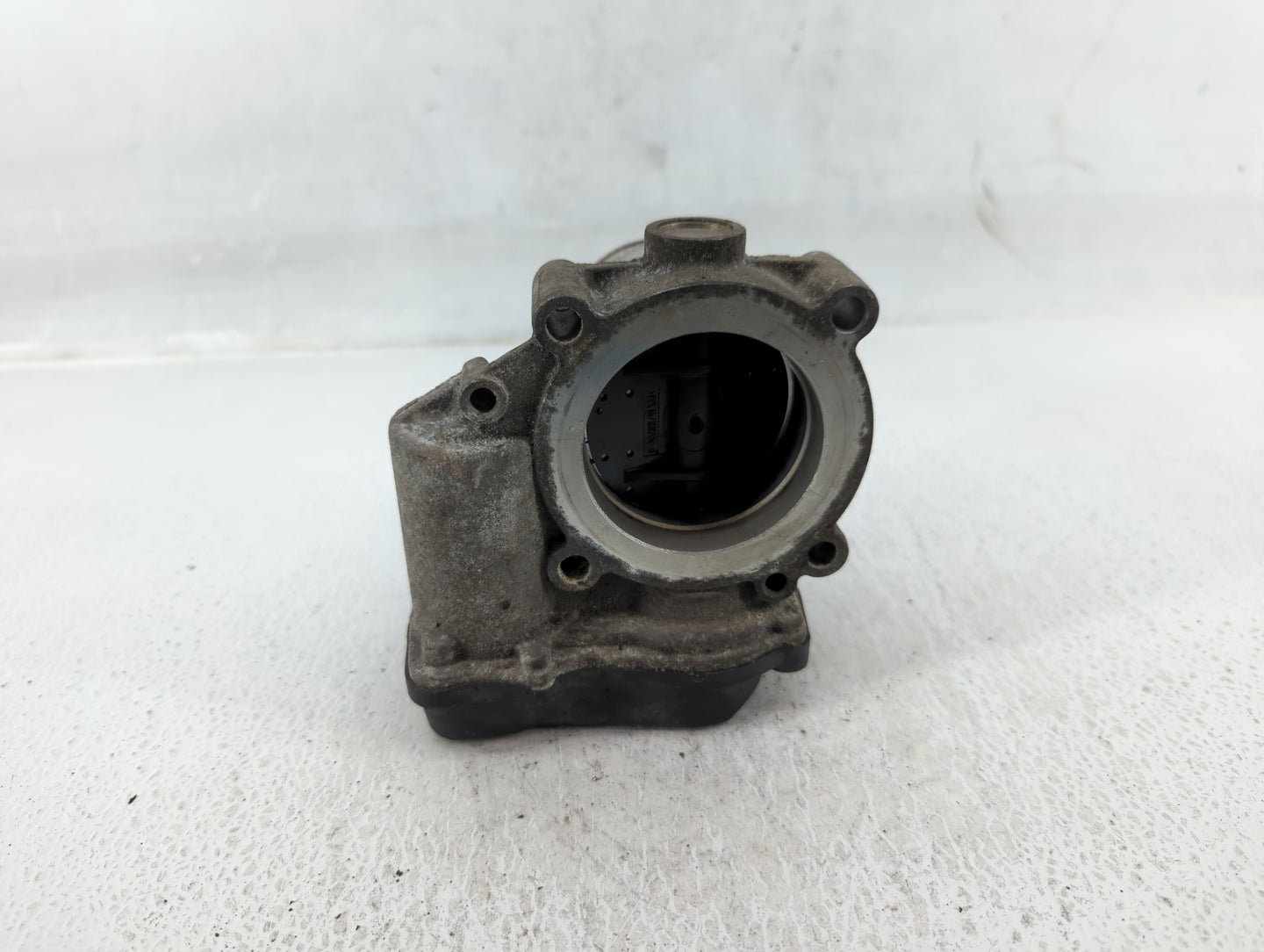 2006-2010 Volkswagen Passat Throttle Body P/N:06F 133 062 G Fits OEM Used Auto Parts - Oemusedautoparts1.com
