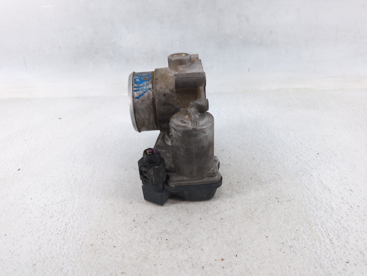 2006-2010 Volkswagen Passat Throttle Body P/N:06F 133 062 G Fits OEM Used Auto Parts - Oemusedautoparts1.com