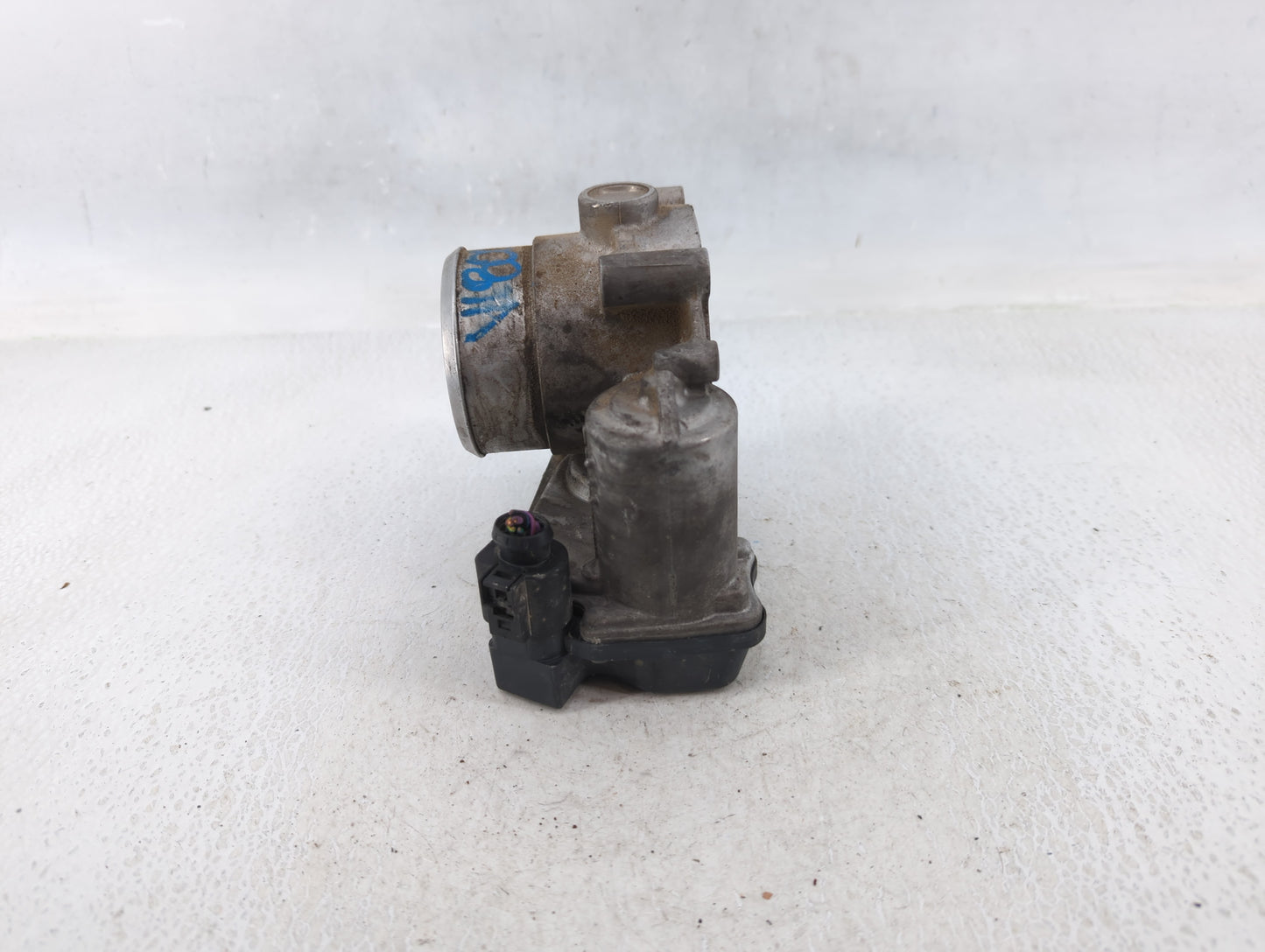 2006-2010 Volkswagen Passat Throttle Body P/N:06F 133 062 G Fits OEM Used Auto Parts - Oemusedautoparts1.com