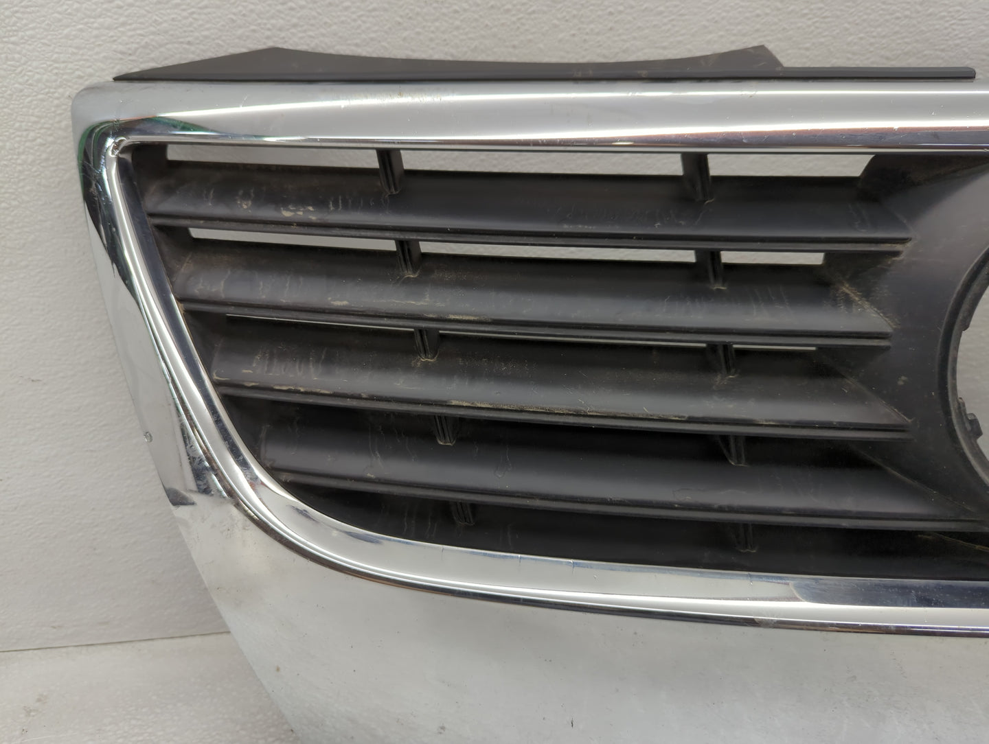 2006-2010 Volkswagen Passat Front Grille Bumper Not Included 779359 - Oemusedautoparts1.com