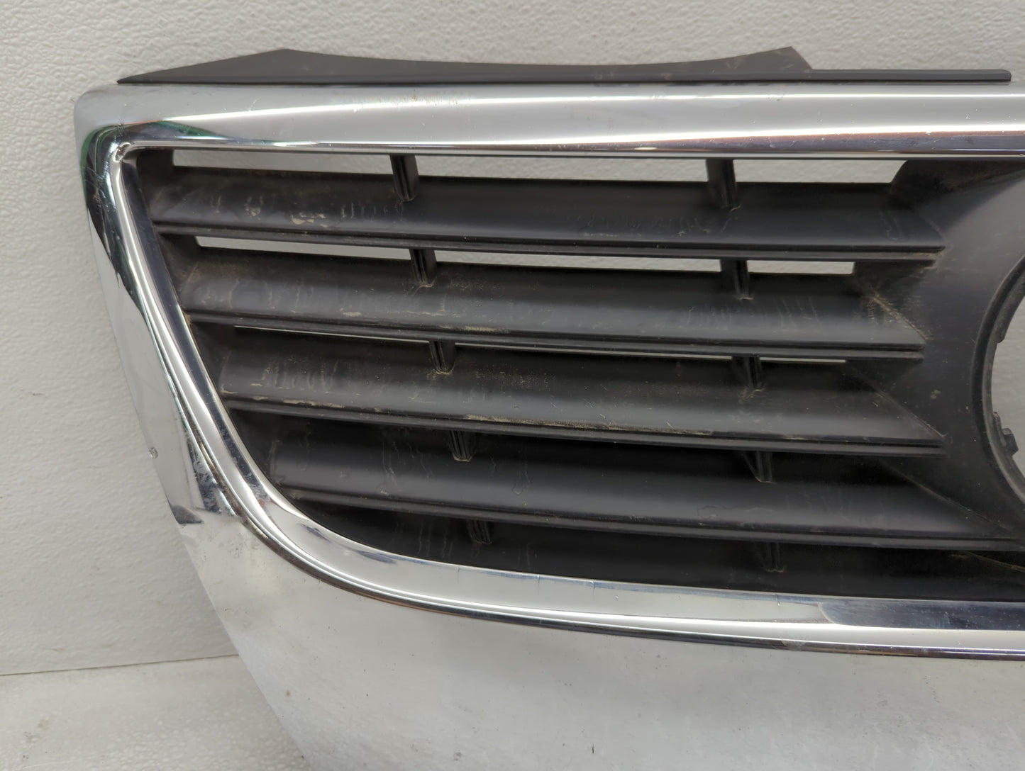 2006-2010 Volkswagen Passat Front Grille Bumper Not Included 779359 - Oemusedautoparts1.com