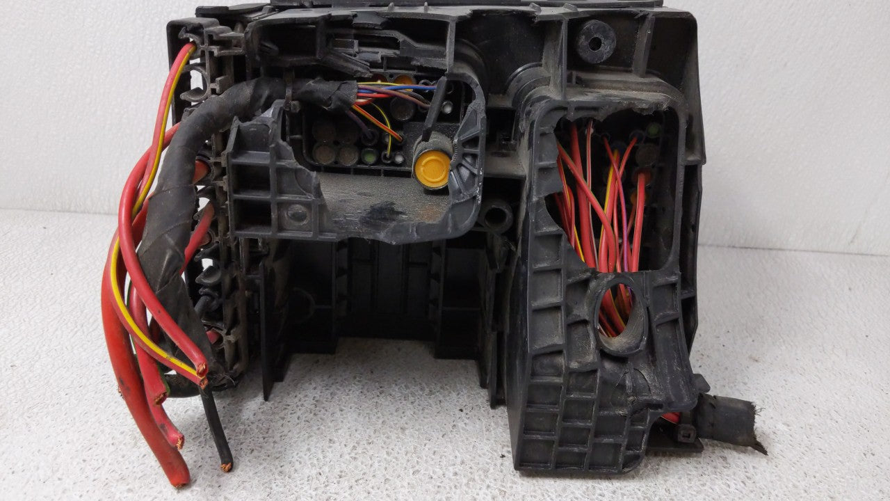 2008-2010 Volkswagen Passat Fusebox Fuse Box Panel Relay Module P/N:3C0937125 15403373 Fits OEM Used Auto Parts - Oemusedaut