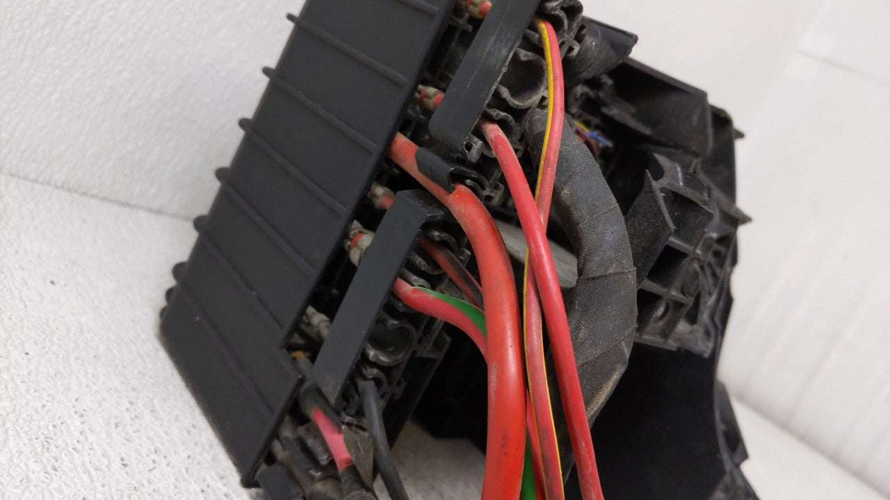 2008-2010 Volkswagen Passat Fusebox Fuse Box Panel Relay Module P/N:3C0937125 15403373 Fits OEM Used Auto Parts - Oemusedaut