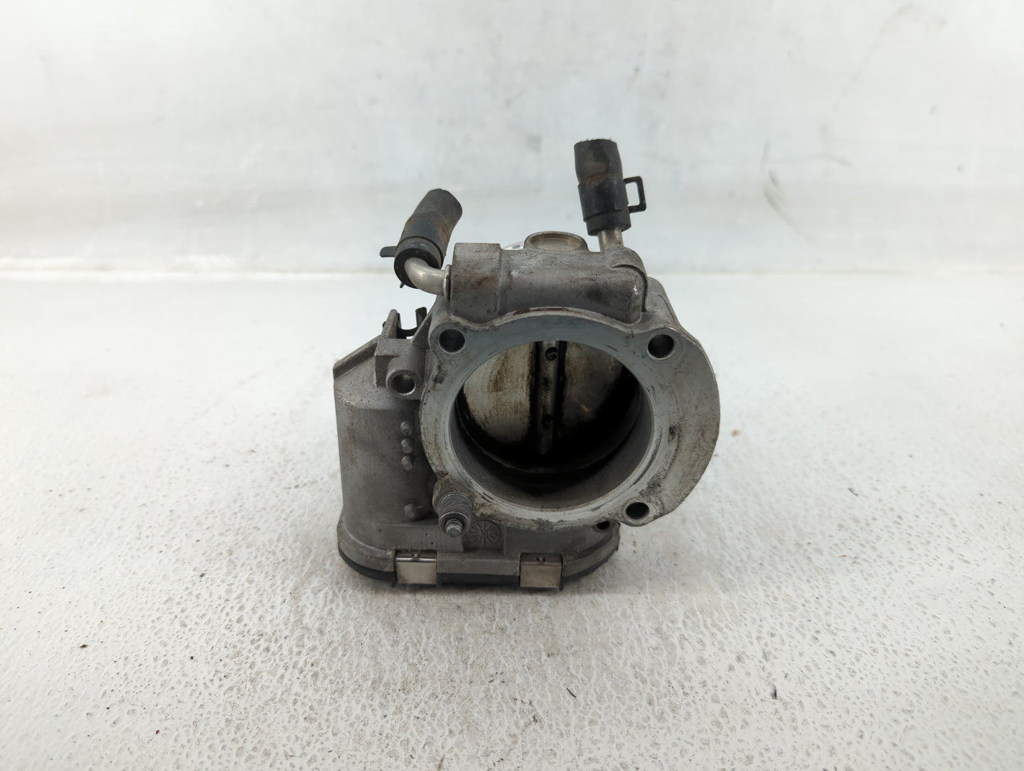 2007-2009 Volkswagen Touareg Throttle Body P/N:35100-2G700 Fits Fits 2005 2006 2007 2008 2009 OEM Used Auto Parts - Oemuseda