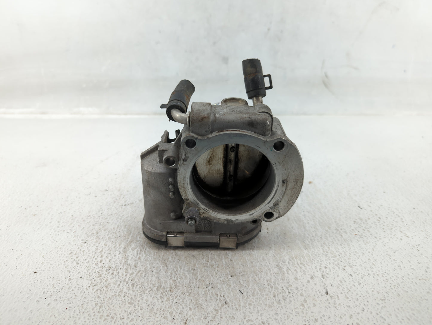2007-2009 Volkswagen Touareg Throttle Body P/N:35100-2G700 Fits Fits 2005 2006 2007 2008 2009 OEM Used Auto Parts - Oemuseda