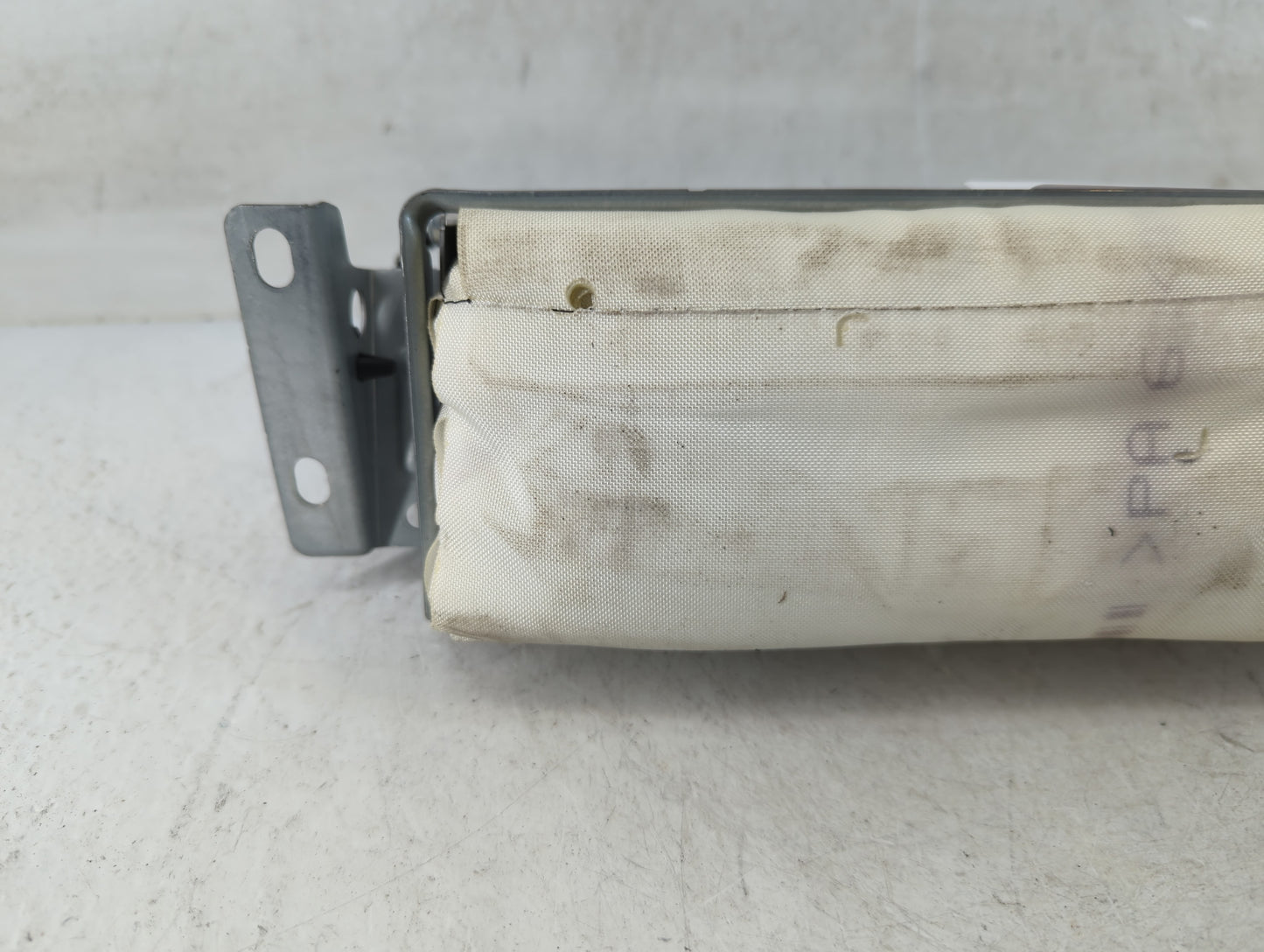 2007-2010 Volkswagen Touareg Air Bag Passenger Right Dashboard OEM Fits Fits 2007 2008 2009 2010 OEM Used Auto Parts - Oemus