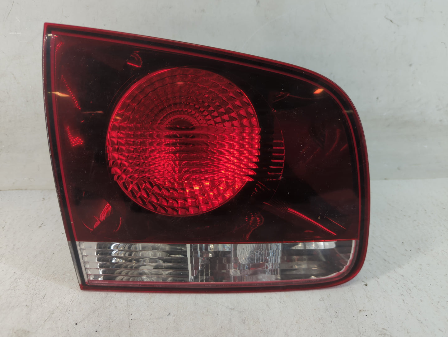 2007-2010 Volkswagen Touareg Tail Light Assembly Driver Left OEM Fits Fits 2007 2008 2009 2010 OEM Used Auto Parts - Oemused