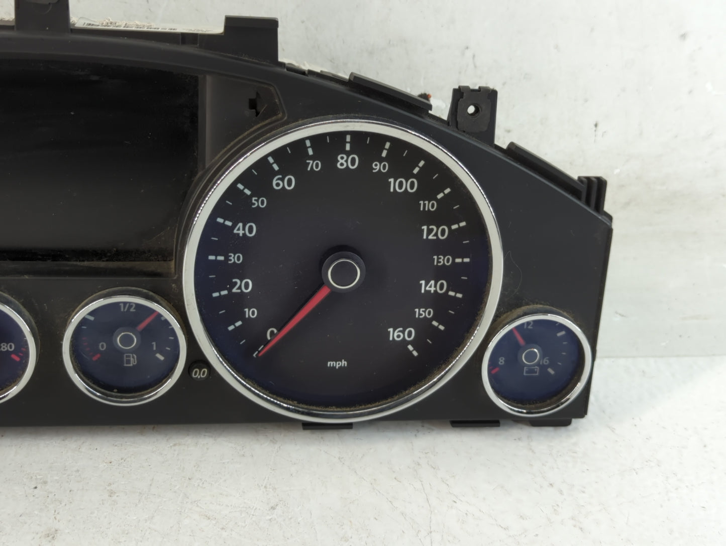 2007-2008 Volkswagen Touareg Instrument Cluster Speedometer Gauges P/N:0263655810 Fits Fits 2007 2008 OEM Used Auto Parts - 