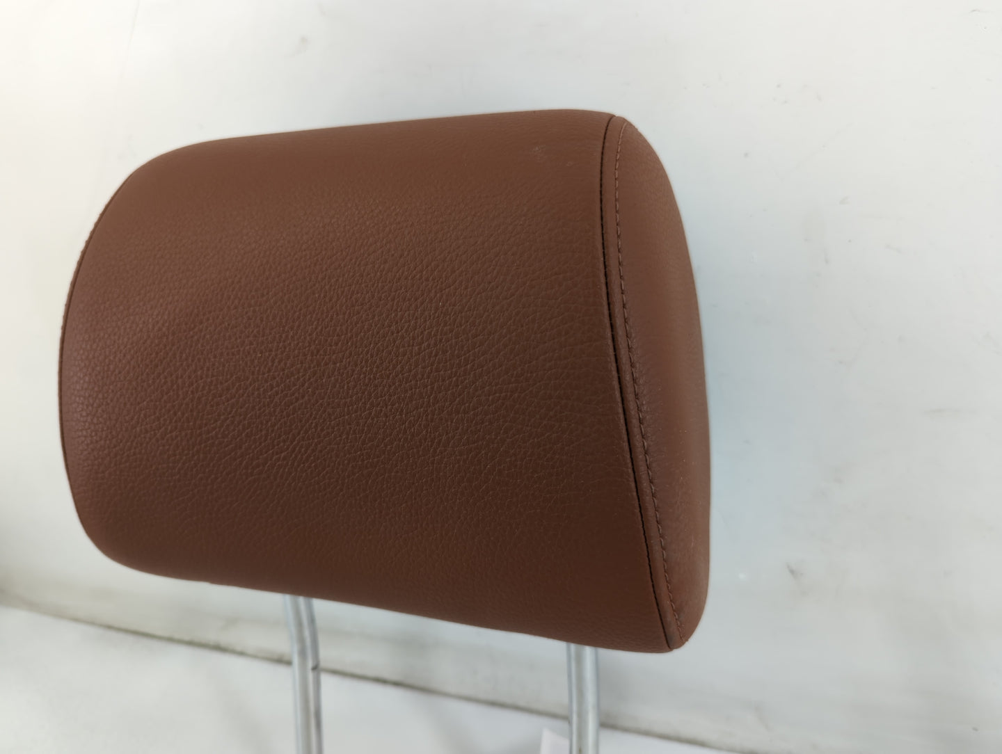 2008-2010 Volkswagen Touareg Headrest Head Rest Front Driver Passenger Seat Fits Fits 2008 2009 2010 OEM Used Auto Parts - O