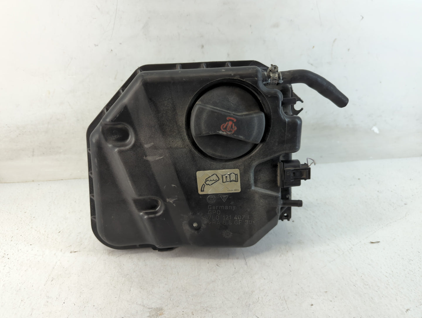 2004 Volkswagen Touareg Radiator Coolant Overflow Expansion Tank Bottle - Oemusedautoparts1.com