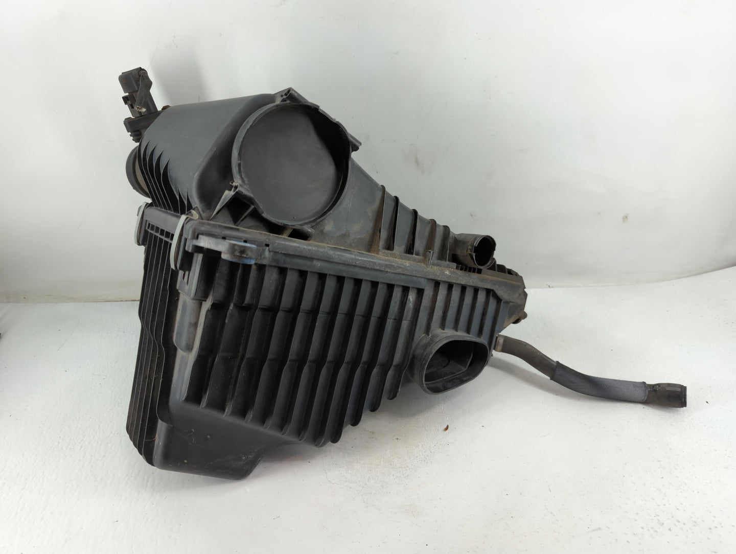 2007-2009 Volkswagen Touareg Air Cleaner Intake-duct Hose Tube - Oemusedautoparts1.com
