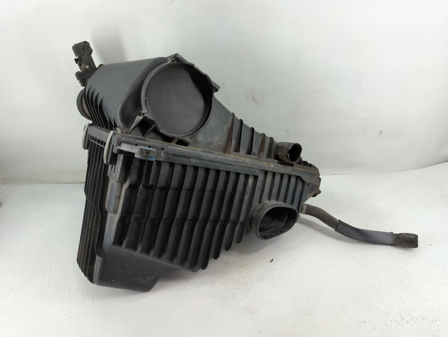 2007-2009 Volkswagen Touareg Air Cleaner Intake-duct Hose Tube - Oemusedautoparts1.com