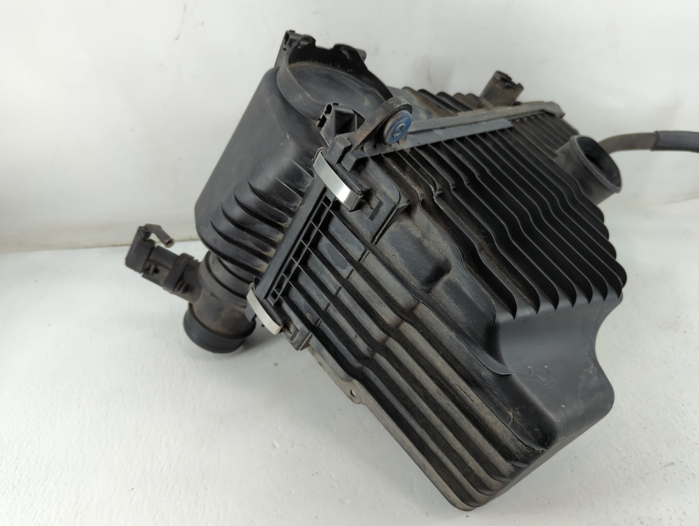 2007-2009 Volkswagen Touareg Air Cleaner Intake-duct Hose Tube - Oemusedautoparts1.com
