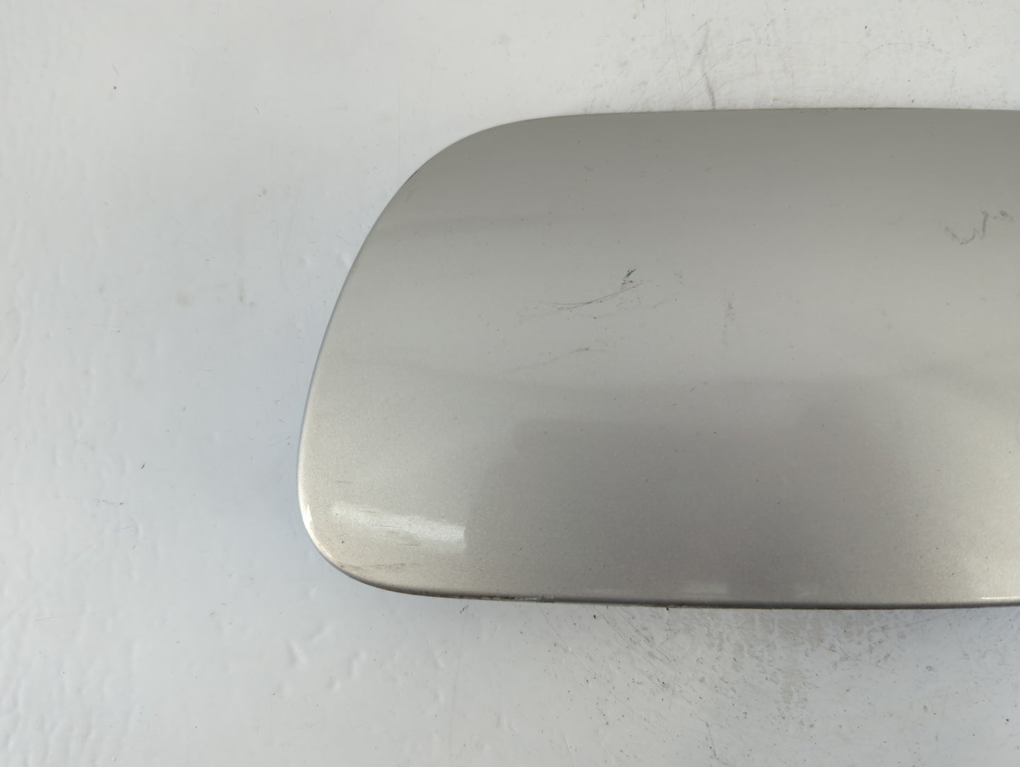 2008 Volkswagen Touareg Fuel Tank Door Lid Gas Tank - Oemusedautoparts1.com