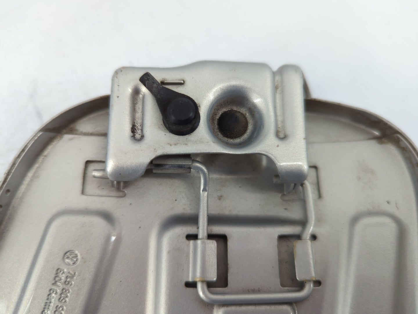 2008 Volkswagen Touareg Fuel Tank Door Lid Gas Tank - Oemusedautoparts1.com