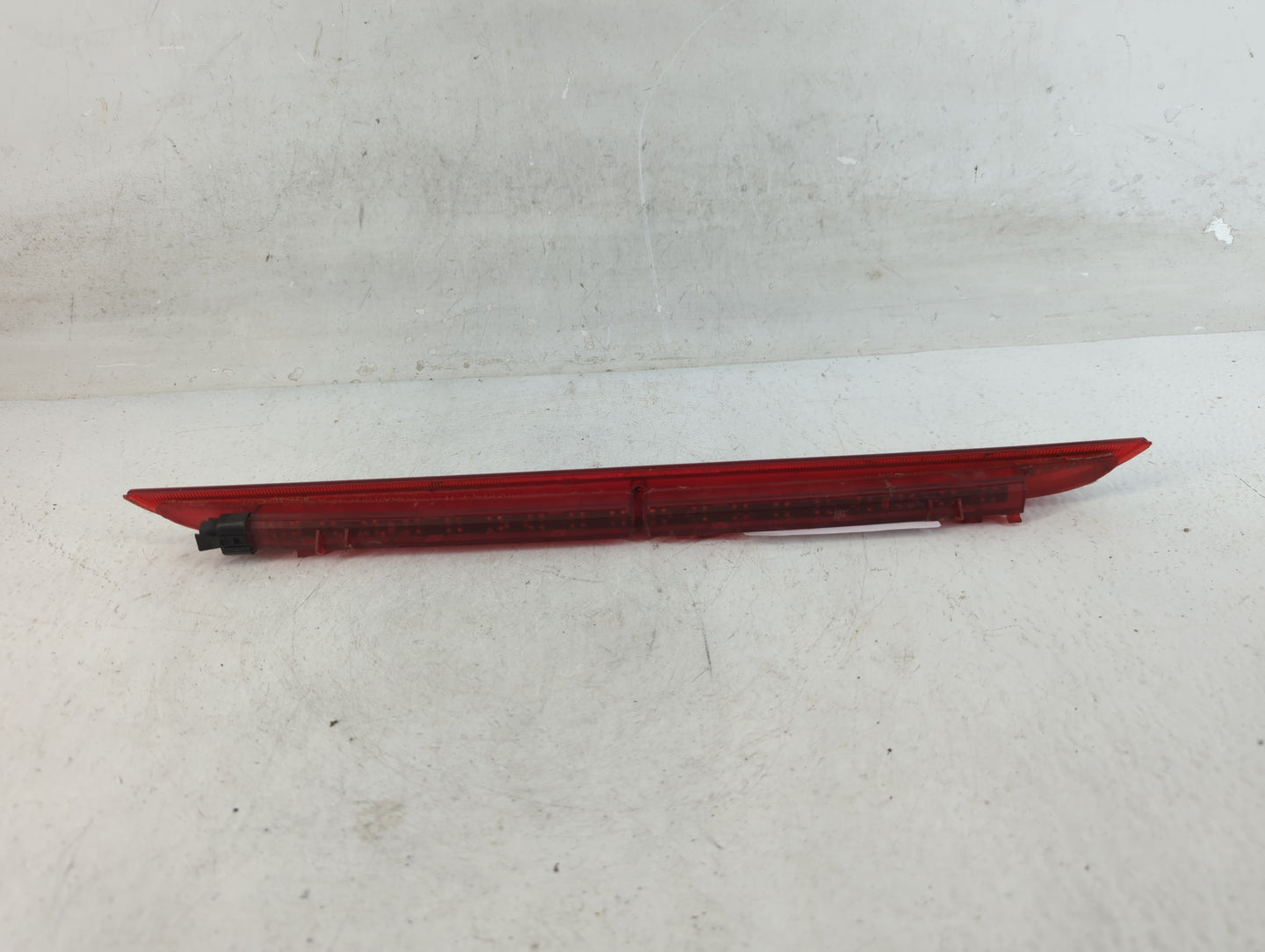 2008 Volkswagen Touareg Third Brake Light Tail Light Fits OEM Used Auto Parts - Oemusedautoparts1.com