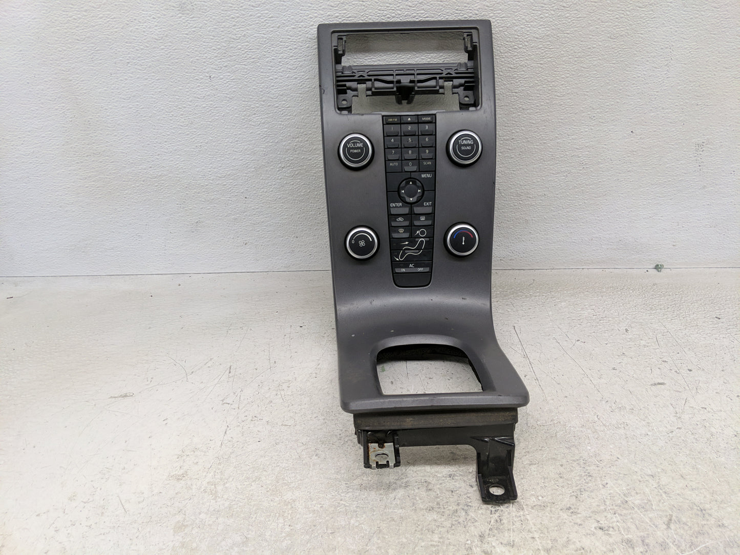2008-2010 Volvo C30 Radio Control Panel - Oemusedautoparts1.com
