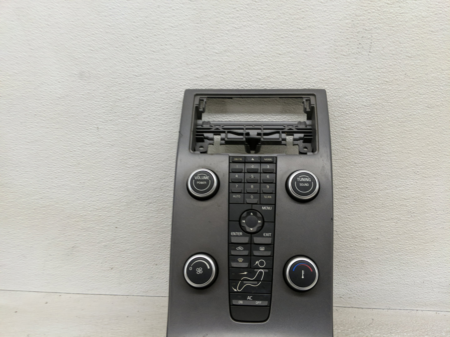 2008-2010 Volvo C30 Radio Control Panel - Oemusedautoparts1.com