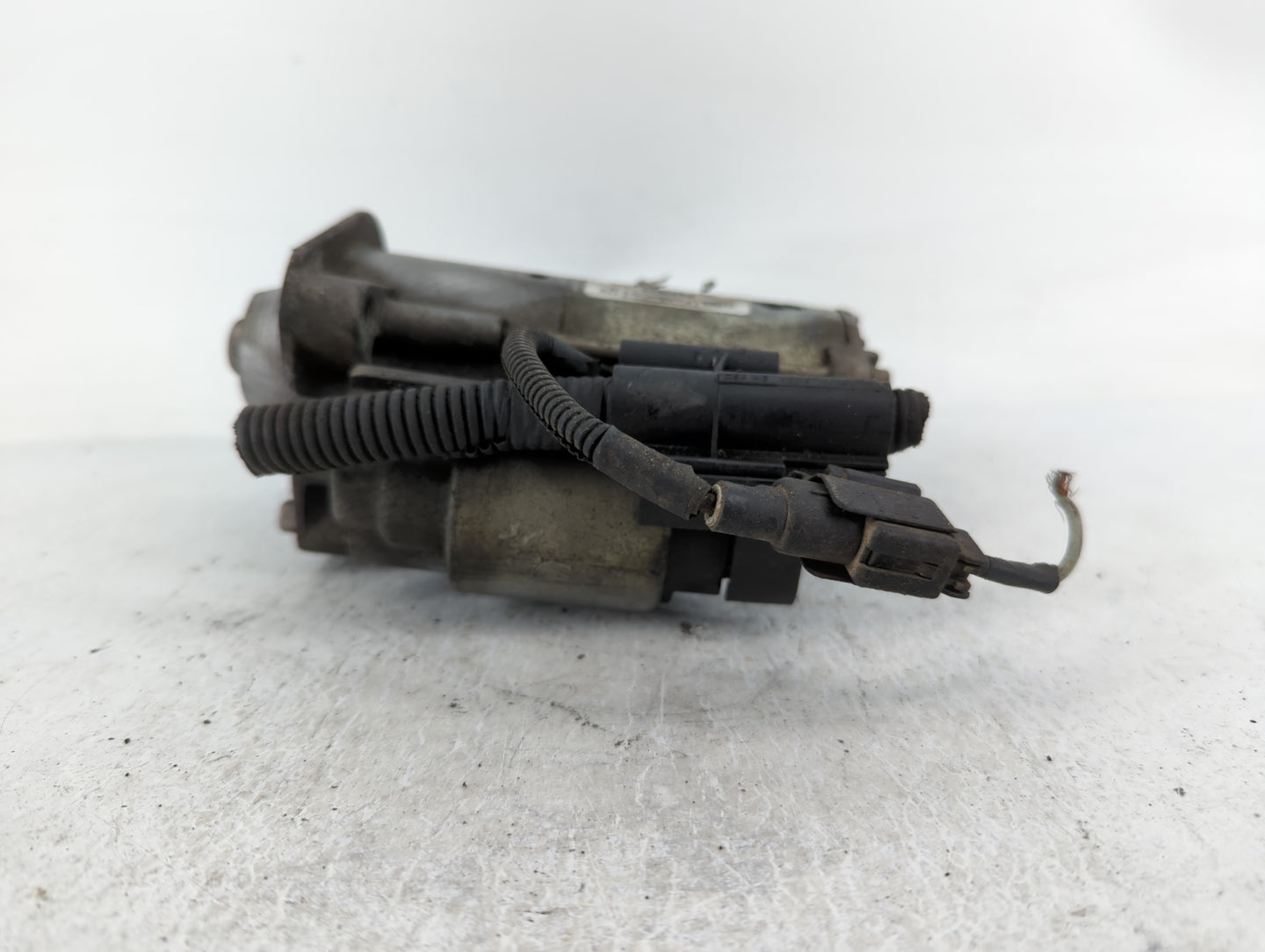 2007-2013 Volvo C30 Car Starter Motor Solenoid OEM P/N:8697650 Fits OEM Used Auto Parts - Oemusedautoparts1.com