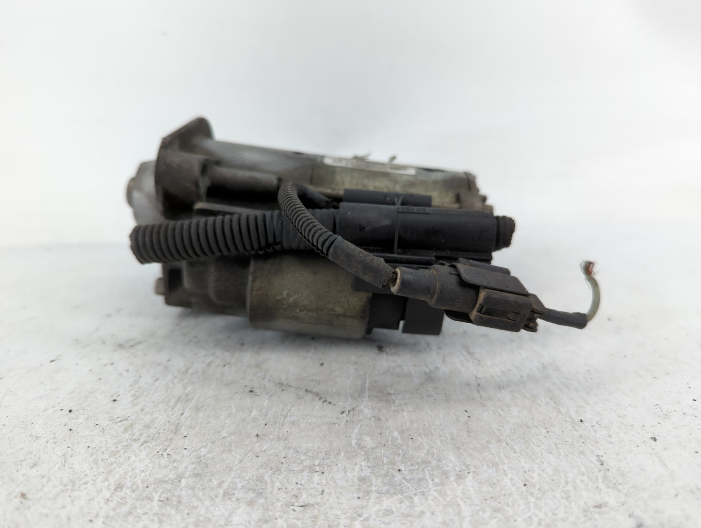2007-2013 Volvo C30 Car Starter Motor Solenoid OEM P/N:8697650 Fits OEM Used Auto Parts - Oemusedautoparts1.com