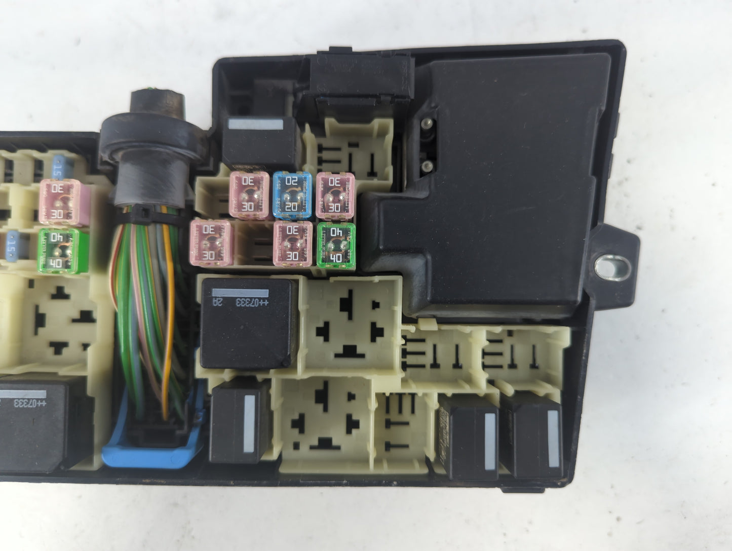 2008-2010 Volvo S40 Fusebox Fuse Box Panel Relay Module P/N:8688040 Fits Fits 2008 2009 2010 OEM Used Auto Parts - Oemusedau