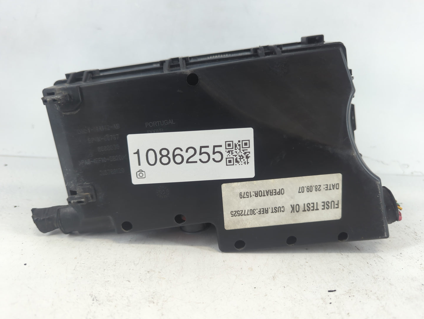 2008-2010 Volvo S40 Fusebox Fuse Box Panel Relay Module P/N:8688040 Fits Fits 2008 2009 2010 OEM Used Auto Parts - Oemusedau