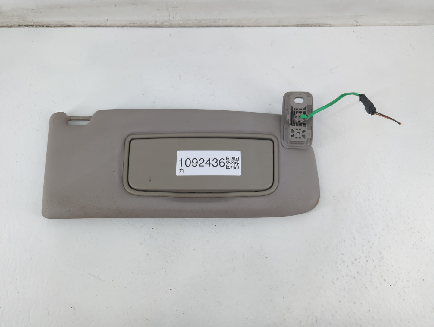 2007-2011 Volvo S40 Sun Visor Shade Replacement Passenger Right Mirror Fits Fits 2007 2008 2009 2010 2011 OEM Used Auto Part