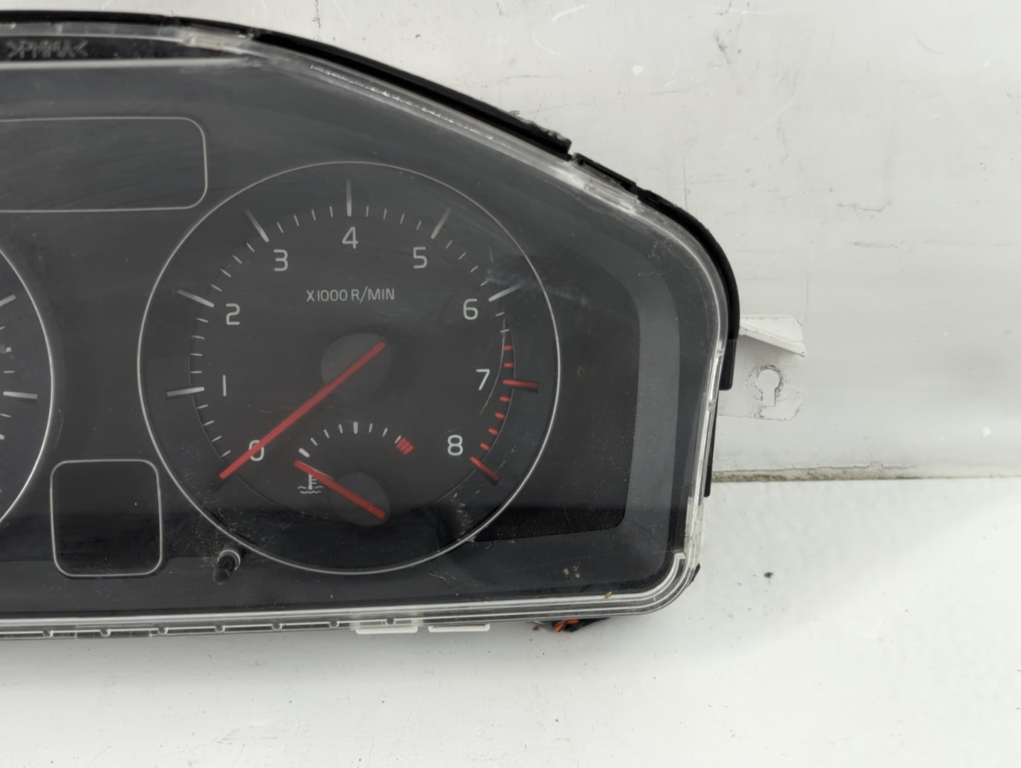 2008-2010 Volvo S40 Instrument Cluster Speedometer Gauges P/N:30765313 Fits Fits 2008 2009 2010 OEM Used Auto Parts - Oemuse
