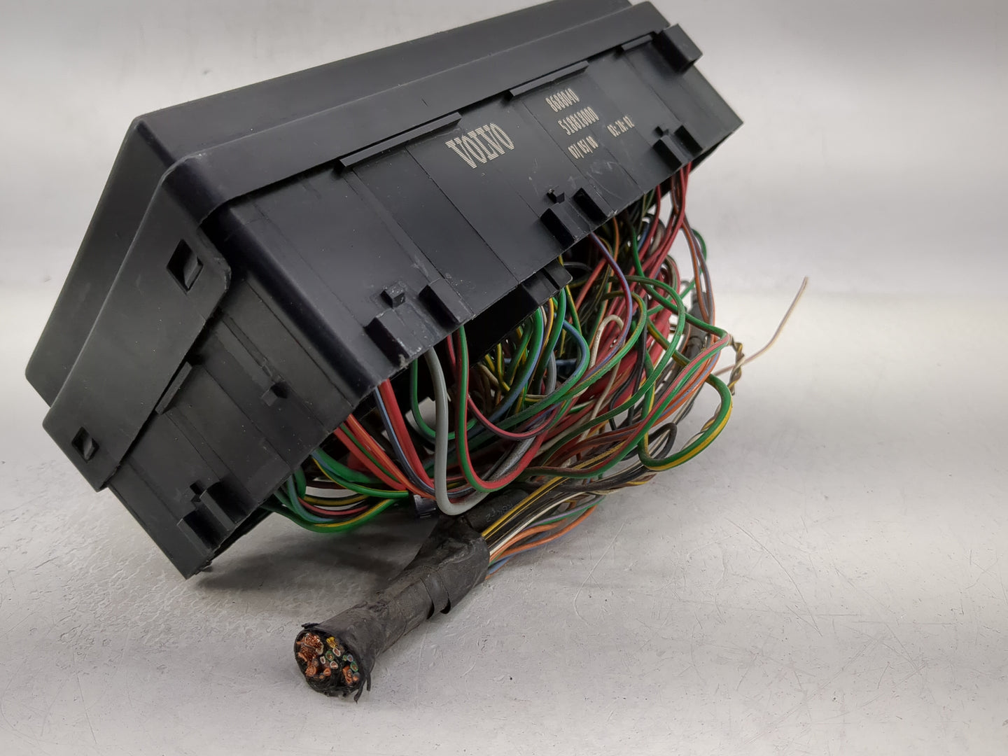 2008-2010 Volvo S40 Fusebox Fuse Box Panel Relay Module P/N:518818000 8688040 Fits Fits 2008 2009 2010 OEM Used Auto Parts -
