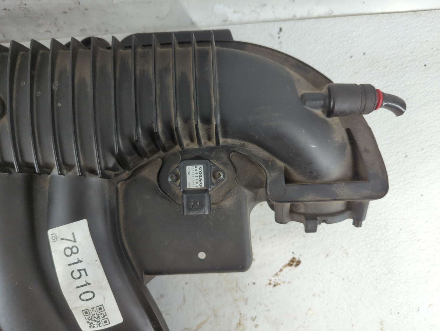 2004-2008 Volvo S40 Air Intake Manifold P/N:30646518 Fits Fits 2004 2005 2006 2007 2008 OEM Used Auto Parts - Oemusedautopar