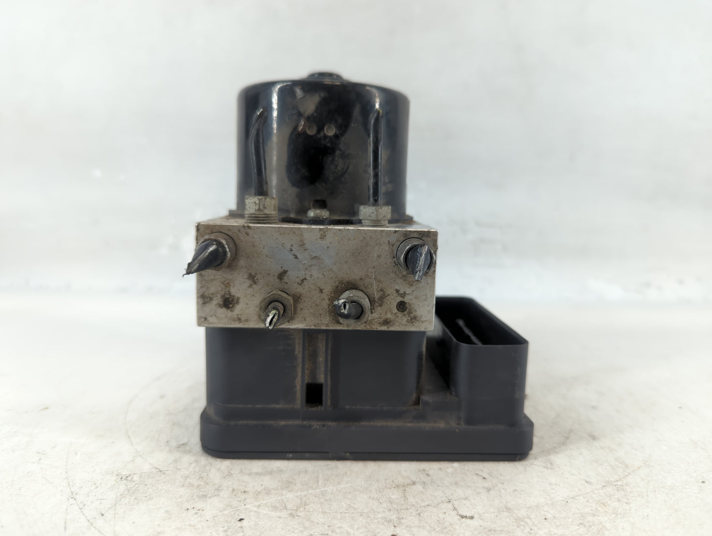 2007-2010 Volvo S40 ABS Pump Control Module Replacement P/N:4N51-2C405-GB Fits Fits 2007 2008 2009 2010 2011 2012 2013 OEM U