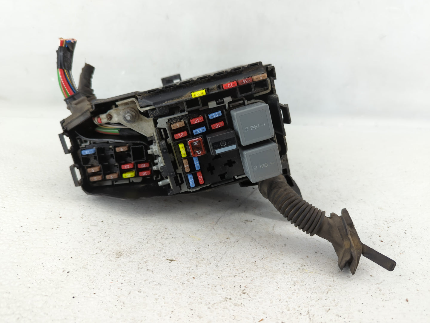 2011-2012 Volvo S80 Fusebox Fuse Box Panel Relay Module P/N:6G9T-14A067-0A Fits Fits 2011 2012 2013 2014 OEM Used Auto Parts